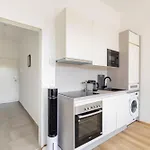Apartment Near Schoenbrunn & Metro