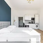 Apartment Near Schoenbrunn & Metro