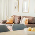 Central 60M2 Suite 10 Min Walk From Main Station