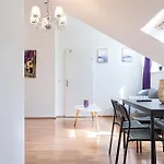 Spacious 2Br Apt Great Location - Near Schoenbrunn