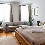 Garden Apartment Near Haydnpark