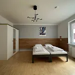 Lion\'S Rooms N Apartments