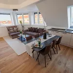 Symphony Apartments 40 - Modern Loft With Terrace And Grill In Central Location