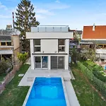 Villa Jaeger Mit Pool In Wien