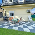 Luxurious Villa In A Quiet Area In Vienna
