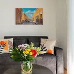 Sunny 1Br Home With Balcony By Hm