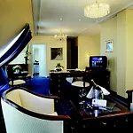 Hotel Ambassador