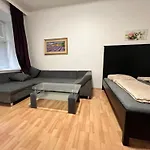 Central 1Br Apt-Near Danube River!