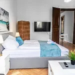 Brilliant 2Br Apt. Near Akh-Hospital