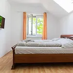 Triple Room In An Elegant House Gd