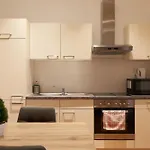 Schoenbrunn Palace Apartments Free Parking And 24H Check-In