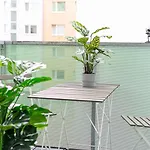 Modern 1Br - 15 Mins To City Center