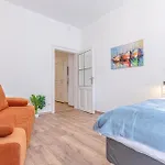 Cost Effective City Life 1Br In Classic Building