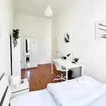 4-Bedroom Apartment In Central Location In Hipp 3Rd District