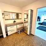 Luxurioeses Apartment Mit Pool
