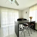 Luxurioeses Apartment Mit Pool