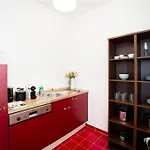 Bright Calm Apartment With Free Parking