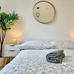 Modern Danube Apartment With Balcony