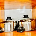 Spacious Flat Near Akh And Metro