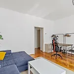 Zentrale Wohnung Fuer 12 Gaeste - 4 Schlafzimmer