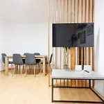 Cozy Family & Group Apartment - 15 Min To Center