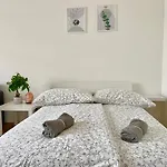 55 M2 Stylish Apartment