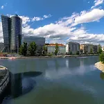 Grand Quarters City Residence