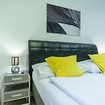 Modern Apartment Suitable For Longstays