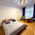 Trendiges Appartment Im Wiener Kuenstlerviertel