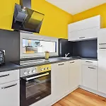 Yellow Suite - Whirlpool Garden - Free Parking - Wifi