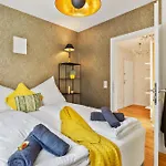 Yellow Suite - Whirlpool Garden - Free Parking - Wifi