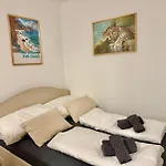 Stylish Modern Apartment With Terrace & Free Parking