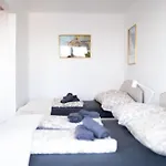 Stylish Modern Apartment With Terrace & Free Parking