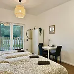 Modern Studio With Free Parking