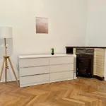Spacious Apartment - 15 Min To Center