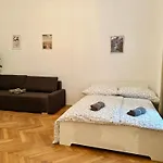 Spacious Apartment - 15 Min To Center