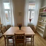 Charming New Apartment In Vienna Next To Stadthalle