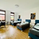 Spacious 4Br Apt Up To 15 Guests 15 Min To Danube