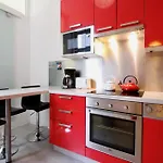 Bright Elegant Flat In Center