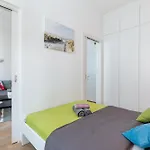 Chic Parisienne A Vienne - French Flair In The Heart Of Vienna