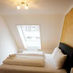 75 M2 Rooftop Central Apartment