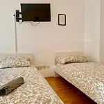 75 M2 Rooftop Central Apartment