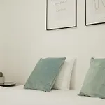 Luxury Designer Home In Center Of Vienna