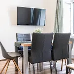 Chic Rooms In Shared 2Br Apartment For Long Stays - 15 Min To Center