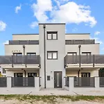 Yellow Suite - Whirlpool Garden - Free Parking - Wifi
