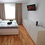Exclusive Serviced Flat On Taborstrasse