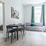 Budget-Friendly 2Br & 1Lr, Central Vienna Delight