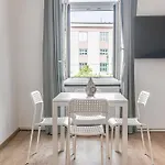 Easystay 2Br Apt. Near Akh- Perfect For Longstays