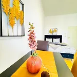 Comfy Rooms In A Shared Apartment, Only 17Min Walk To Schoenbrunn