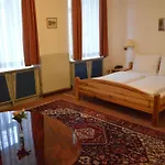 Hotel Pension Walzerstadt